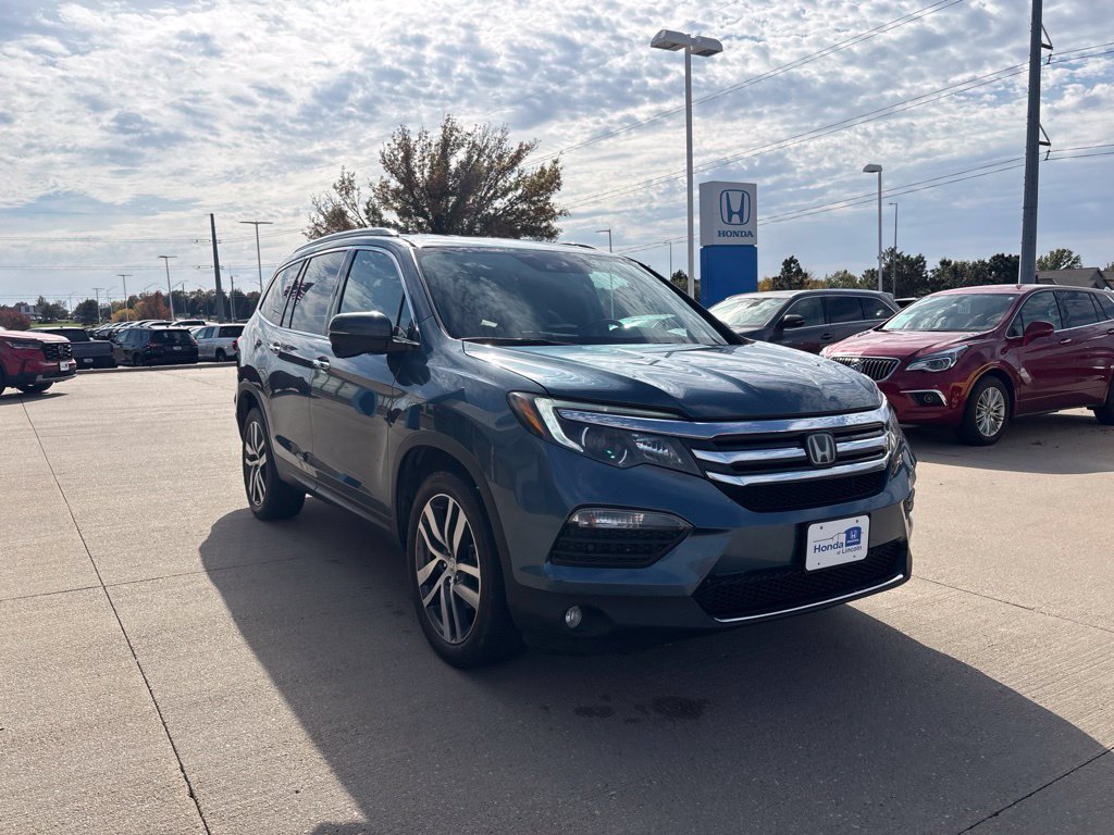 Used 2016 Blue Honda Touring image 3