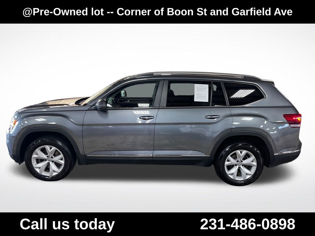 Used 2018 Gray Volkswagen SEL image 2