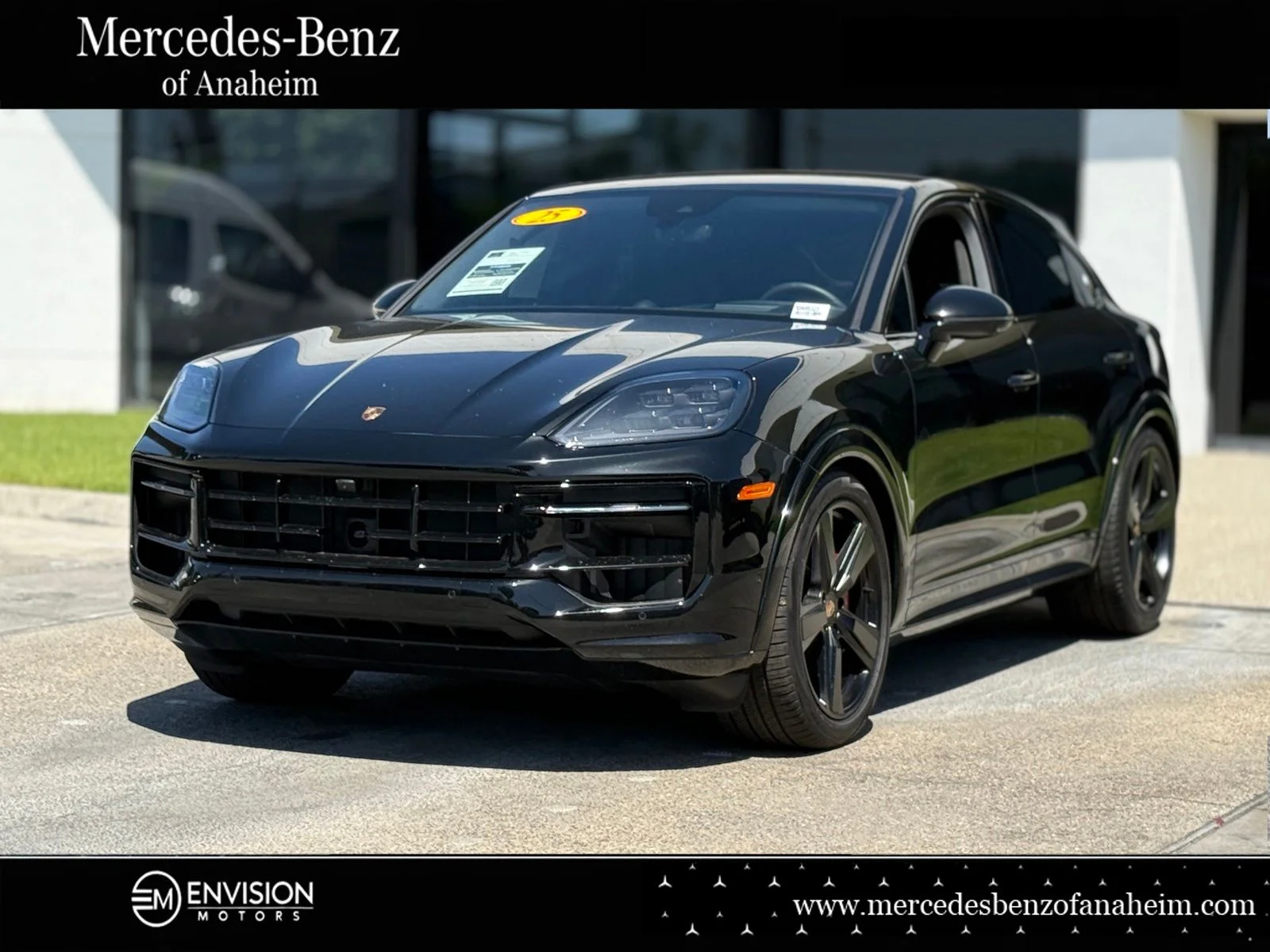 2025 Porsche Cayenne GTS's photo