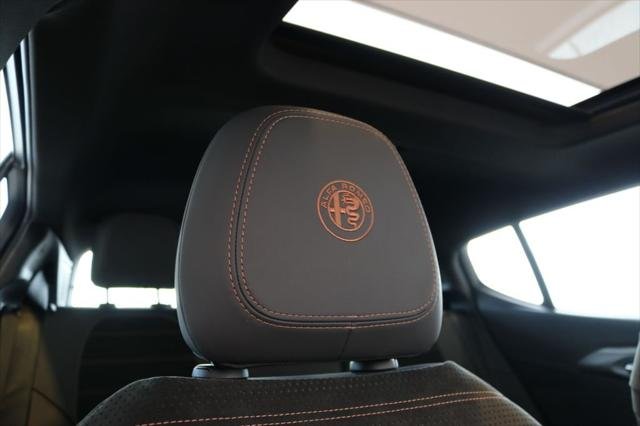 New 2025 Alfa Rosso (Red) Exterior Paint Alfa Romeo Intensa image 38