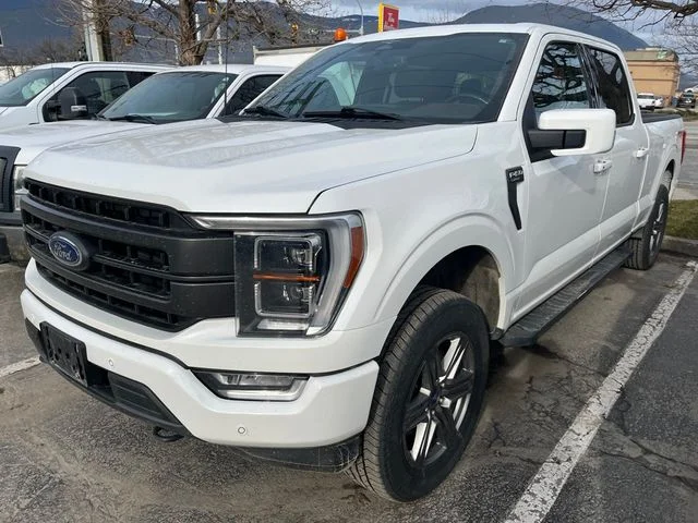 Used 2023  Ford Lariat image 3