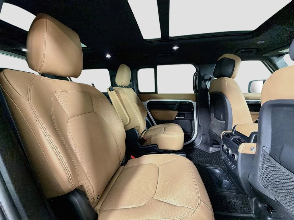 New 2026 Fuji White Land Rover X-Dynamic SE image 29