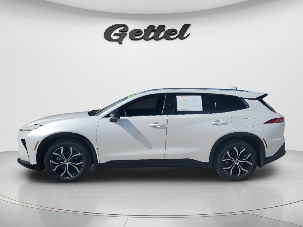Used 2025 White Toyota XLE image 8