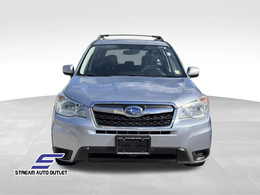 Used 2015 Silver Subaru 2.5i Premium image 2
