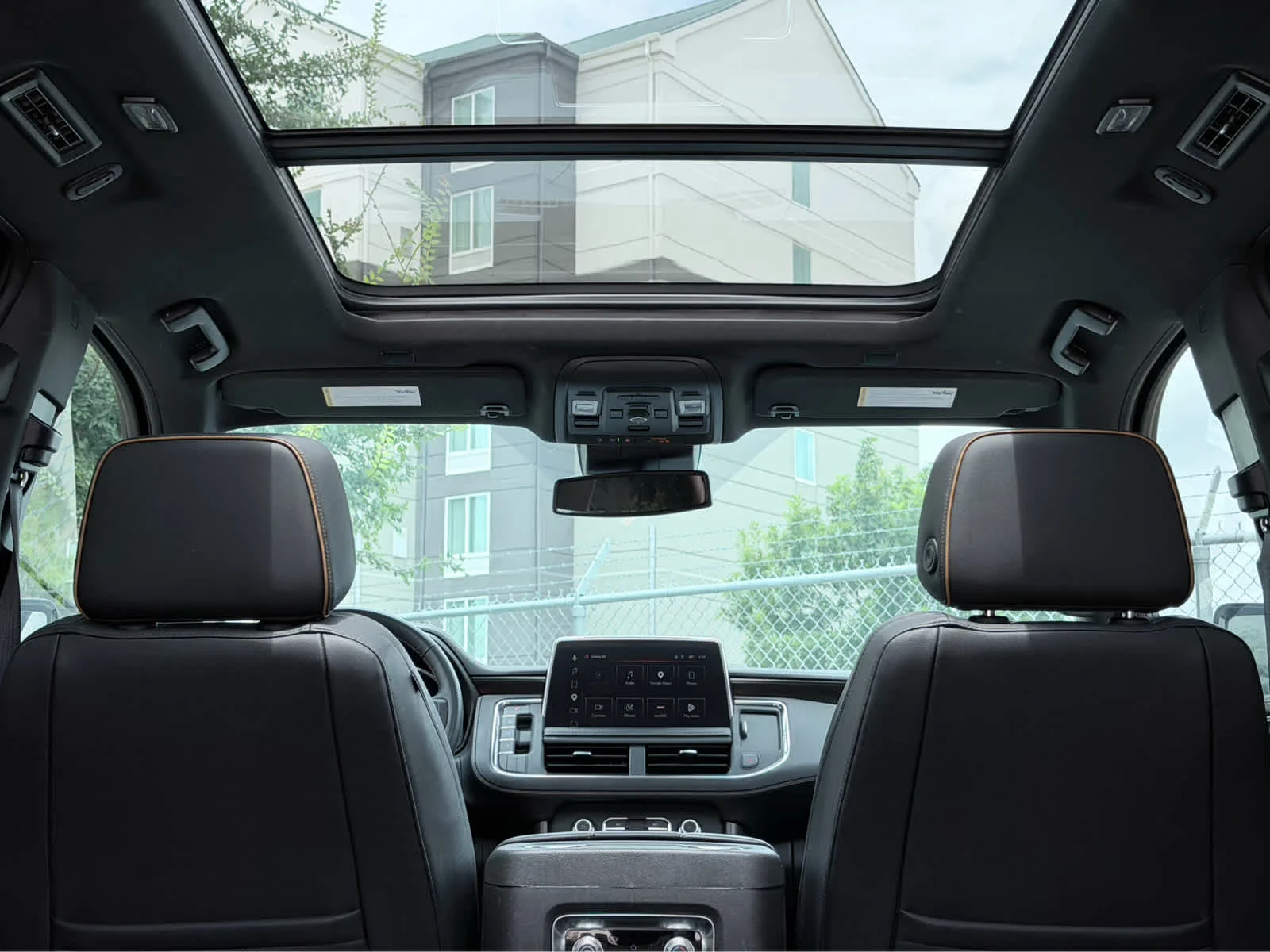 Used 2023 Sterling Metallic GMC AT4 image 34