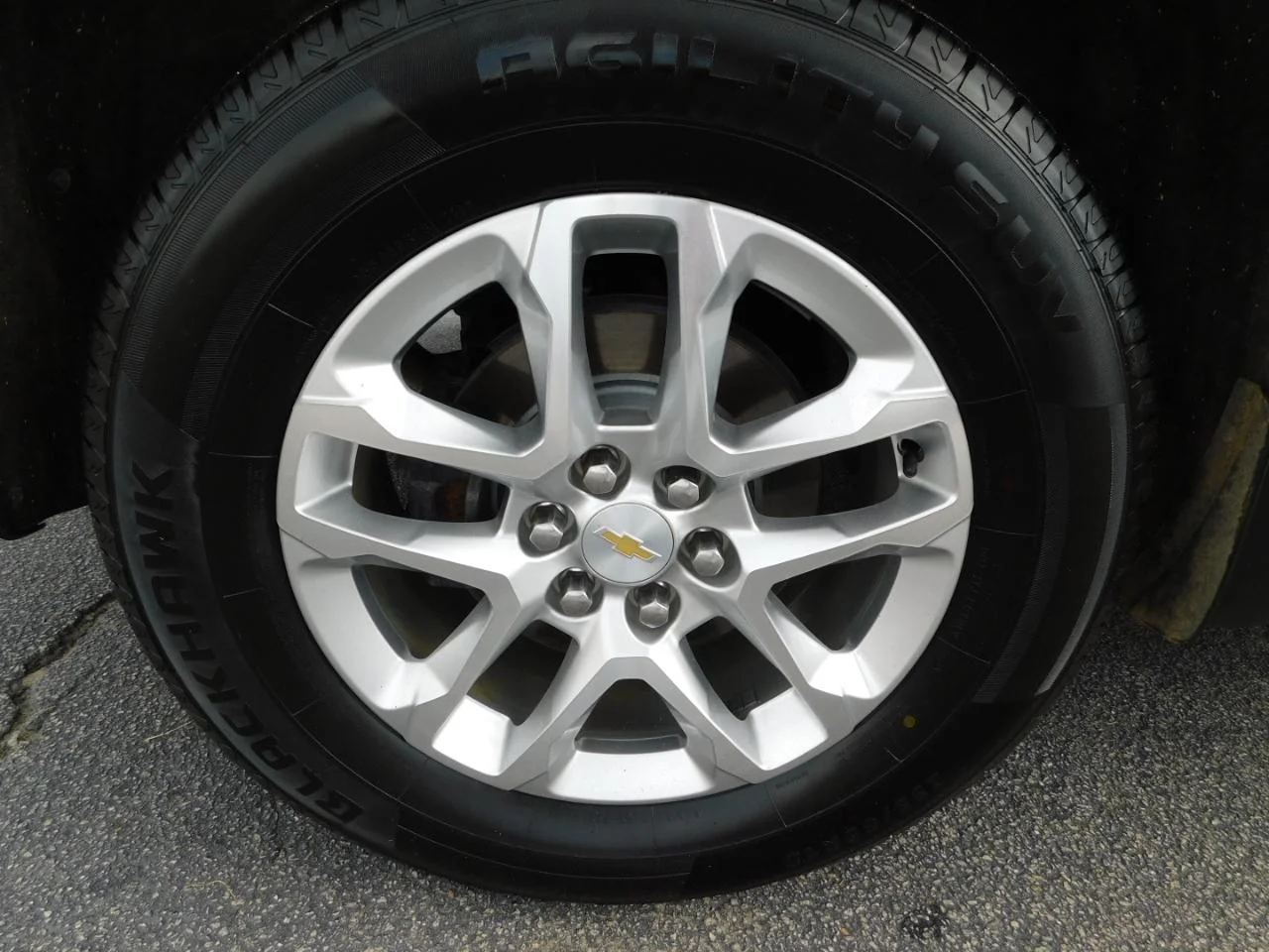 Used 2018 Silver Chevrolet FWD 4DR LT CLOTH W/1LT image 9
