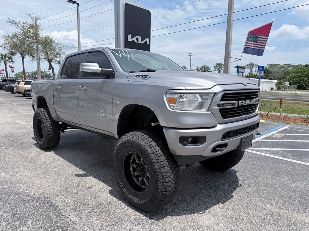 2020 RAM 1500 Big Horn/Lone Star 4x4 Crew Cab 5'7's photo