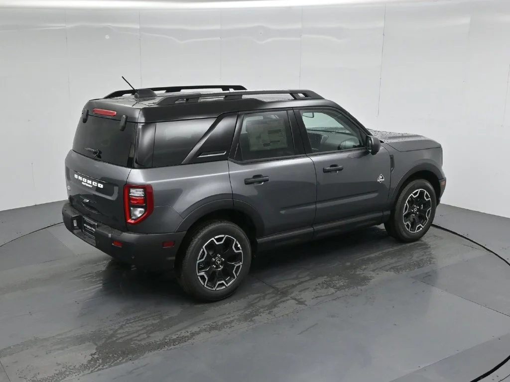 New 2026 Carbonized Gray Metallic Ford Outer Banks image 38
