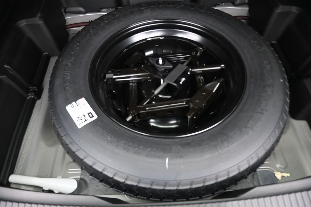 New 2026 Sting-Gray Clear-Coat Exterior Paint Jeep Limited image 14