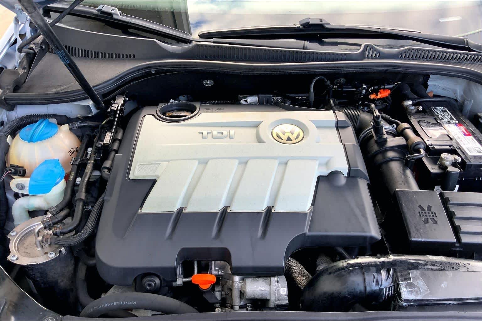 Used 2012 Black Volkswagen TDI image 31