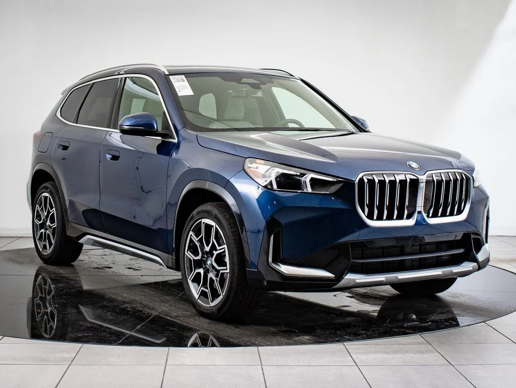 Used 2025 Blue Metallic BMW xDrive28i image 12