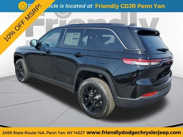 New 2026 Diamond Black Crystal Pearl-Coat Exterior Paint Jeep Altitude image 3