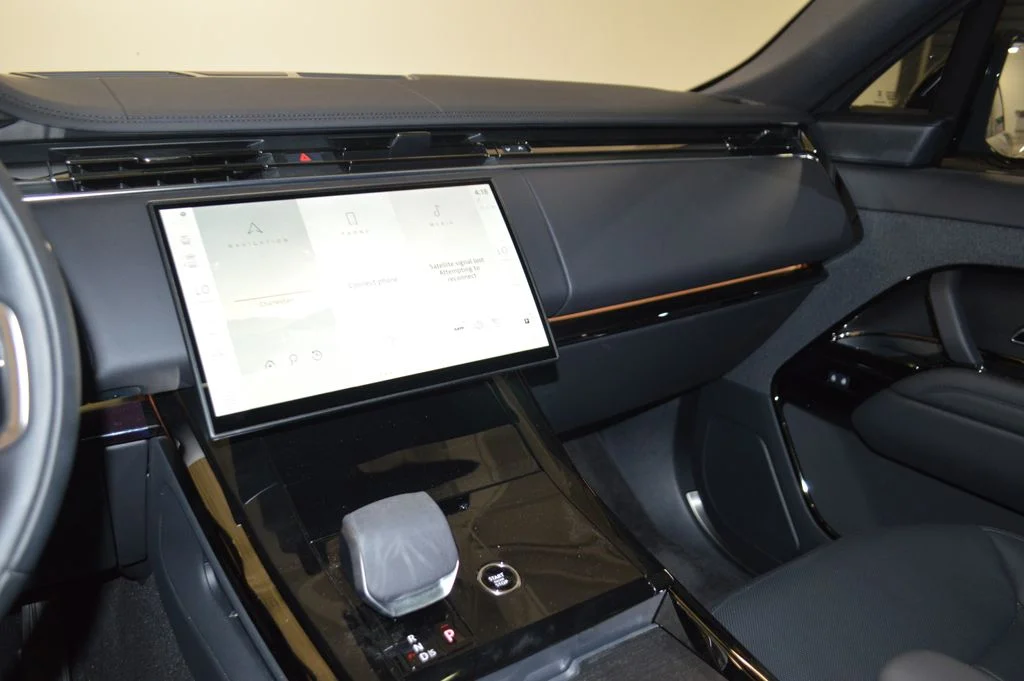 Used 2025 Gray Land Rover SE image 24