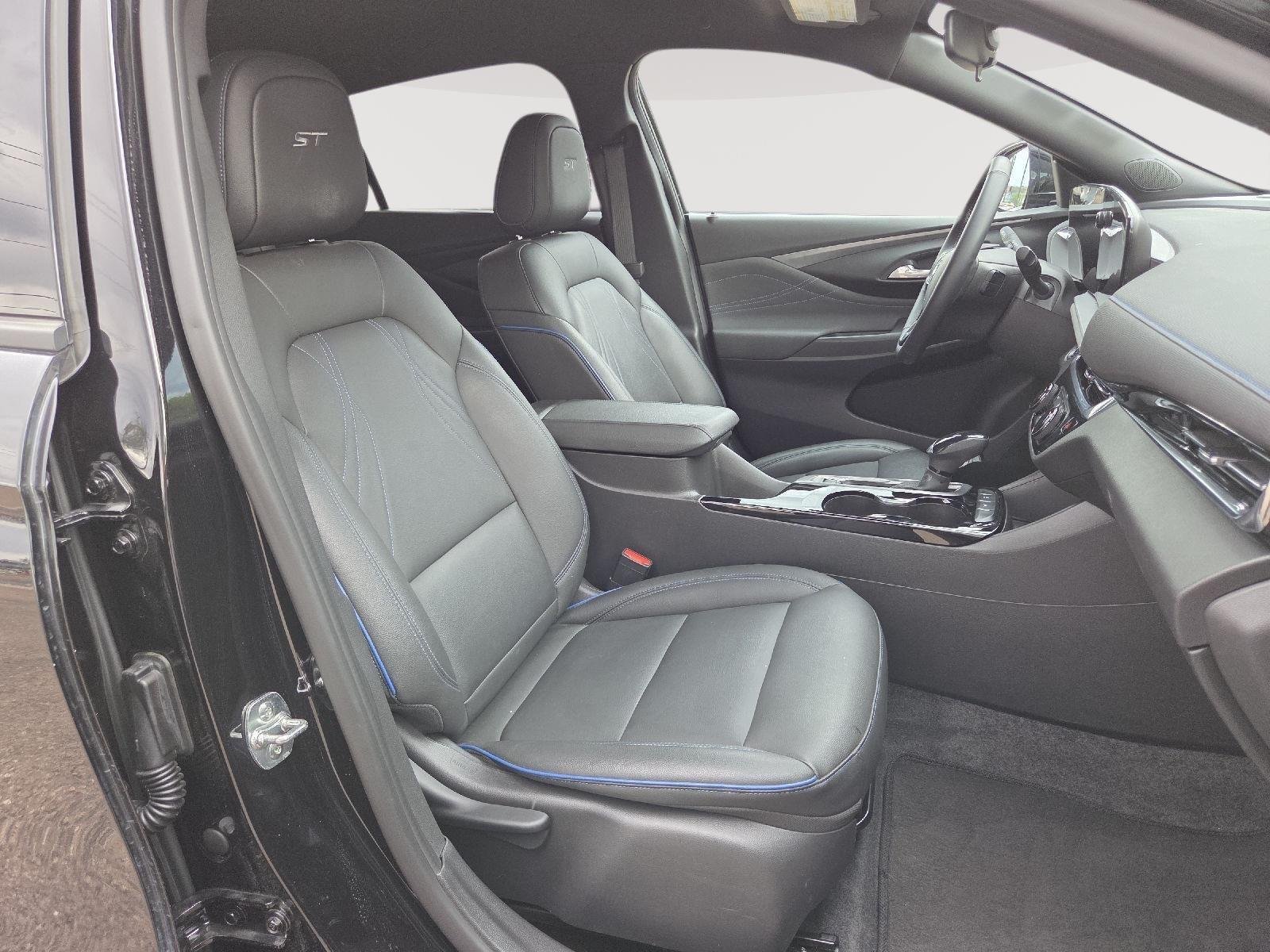 Used 2025 Ebony Twilight Metallic Buick Sport Touring image 15