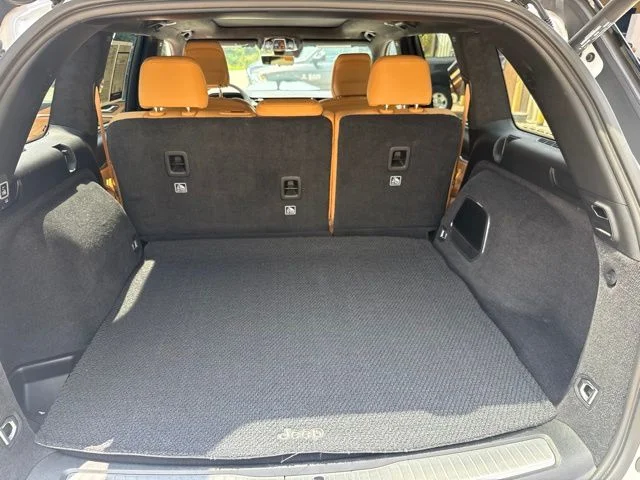 Used 2024 White Jeep Summit Reserve image 21