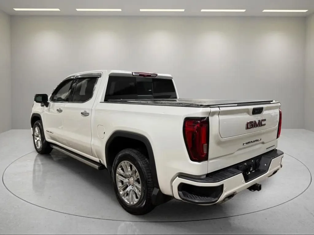 Certified Used 2022 White Frost Tricoat GMC Denali image 3