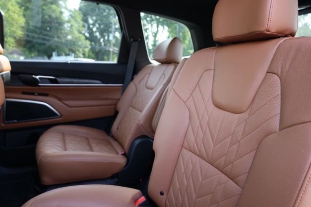 Used 2025 Ebony Black Kia EX X-Line image 39