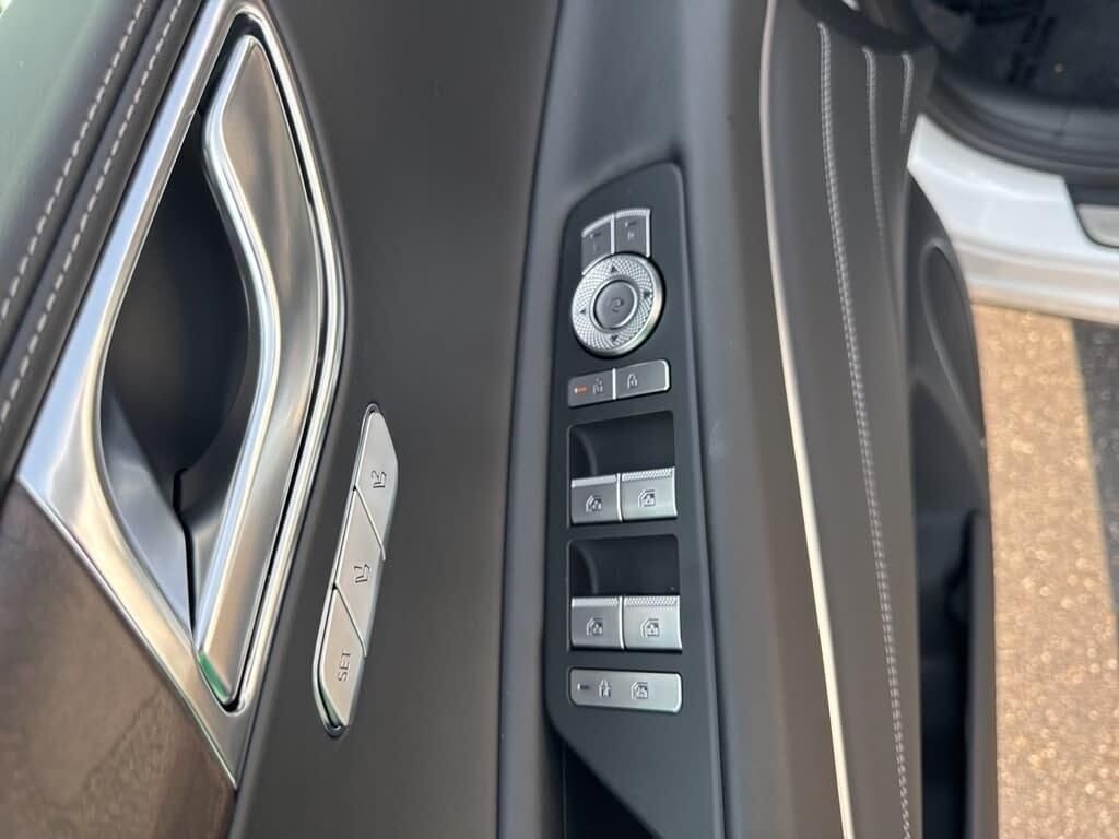 New 2026 White Genesis 2.5T image 18
