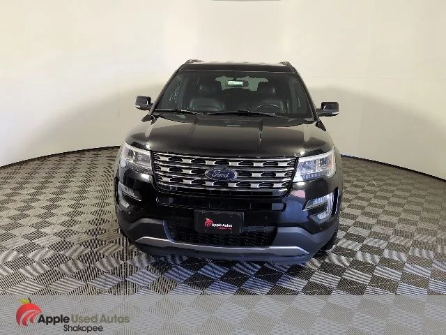 Used 2016 Black Ford XLT image 2