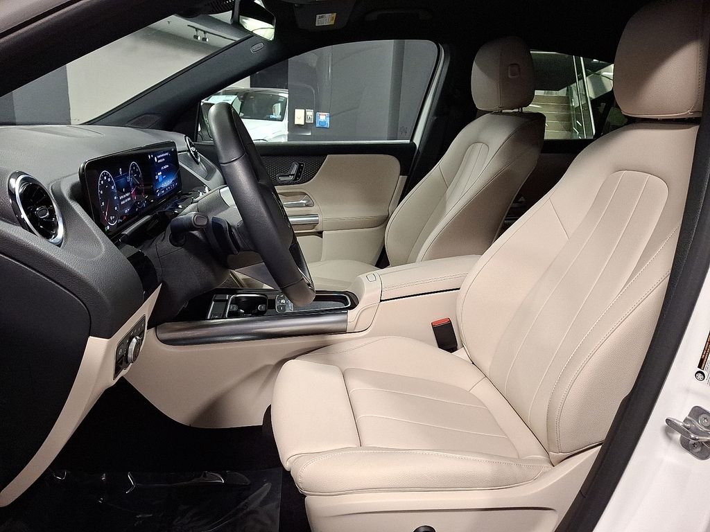 Certified Used 2025 White Mercedes-Benz GLA 250 image 13