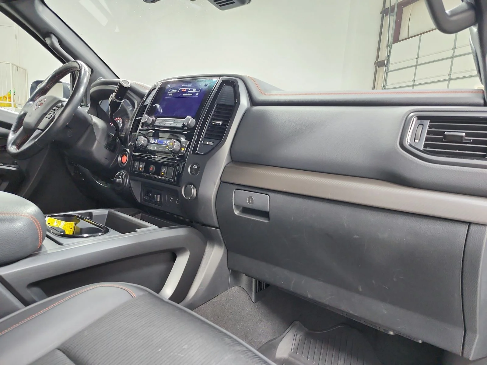 Used 2023 White Nissan PRO-4X image 39