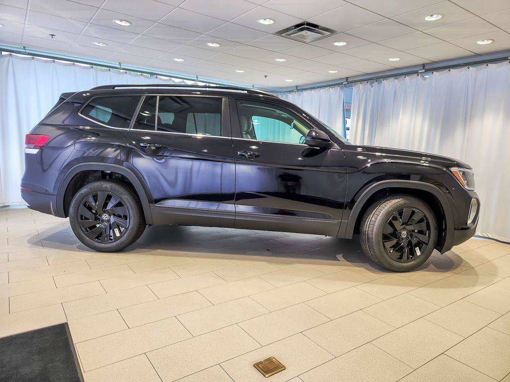 New 2026 Deep Black Pearl Volkswagen 2.0T SE w/Technology image 5
