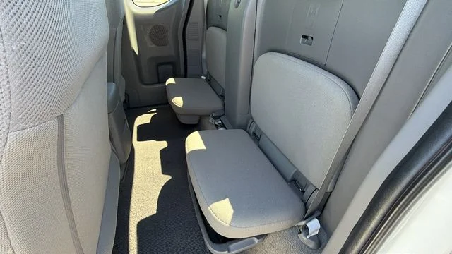 Used 2015 White Nissan S image 14