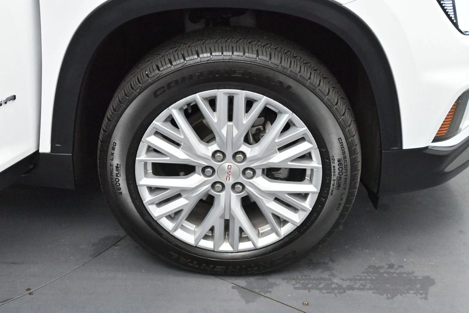 Used 2026 Summit White GMC Elevation image 36