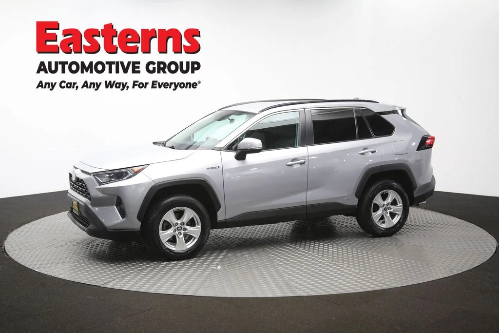 Used 2021 Silver Toyota XLE image 59