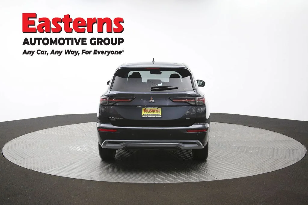 Used 2025 Gray Mitsubishi SE image 37