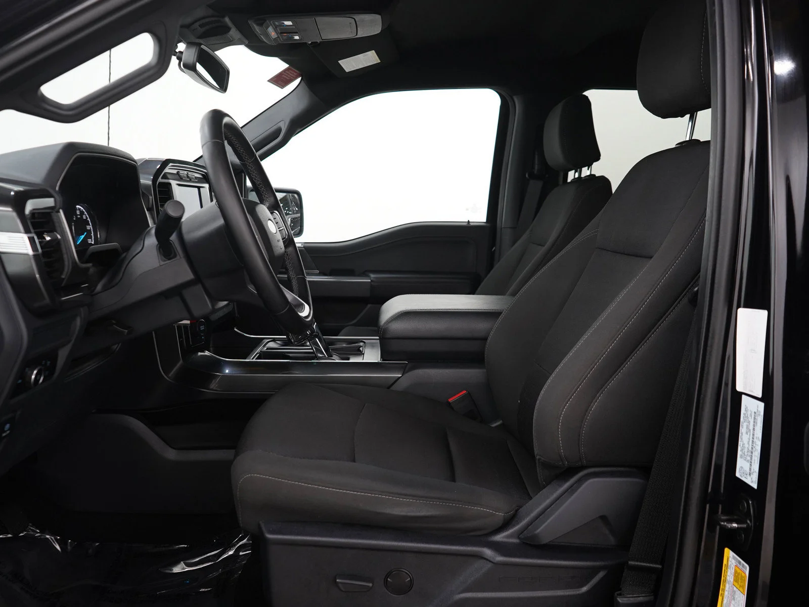 Used 2023 Agate Black Metallic Ford XLT image 23