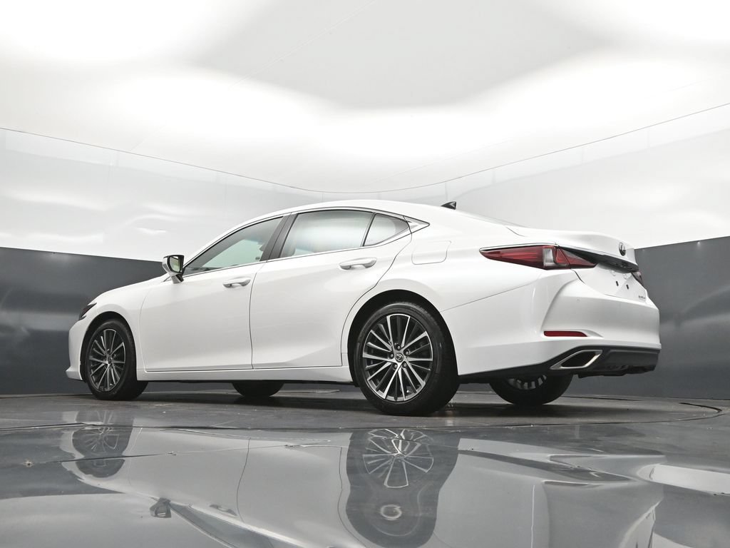 Used 2024 White Lexus 350 image 40
