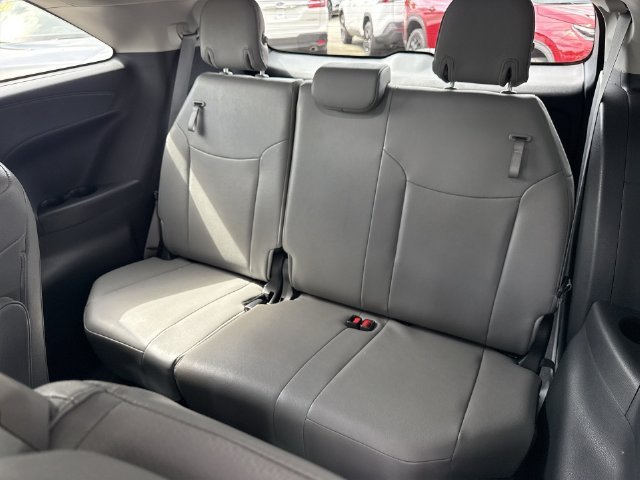 2025 Toyota Sienna XLE - Photo 24