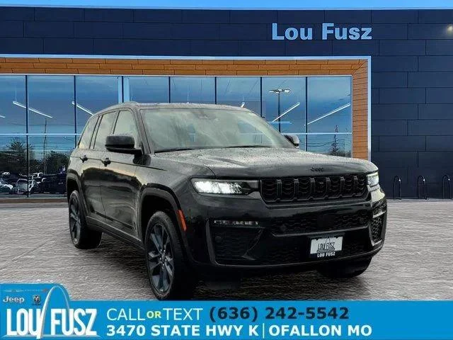 New 2026 Diamond Black Crystal Pearlcoat Jeep 85th Anniversary Edition image 1