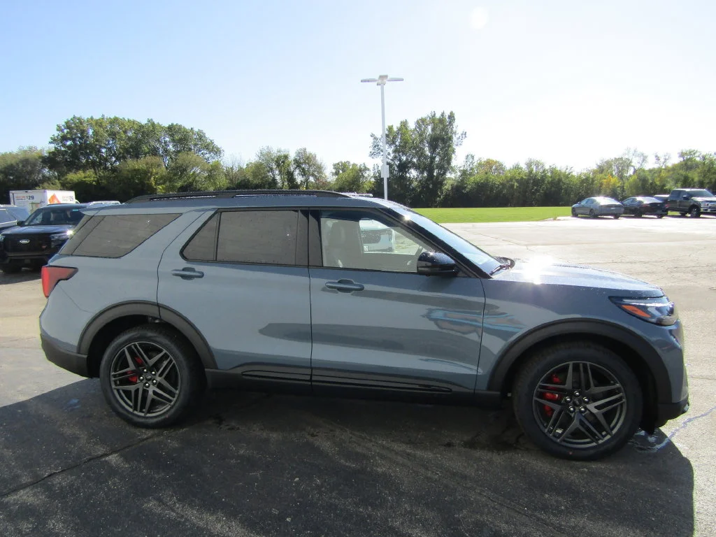 New 2027 Vapor Blue Metallic Ford ST image 18