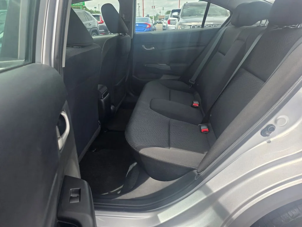Used 2014 Alabaster Silver Metallic Honda LX image 12