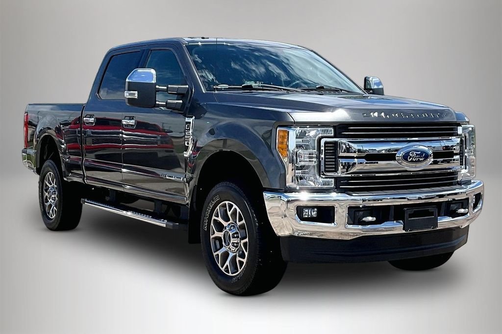Used 2017 Magnetic Metallic Ford XLT image 1