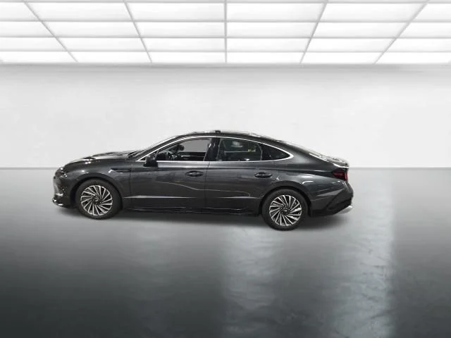 Used 2025 Gray Hyundai Limited image 8