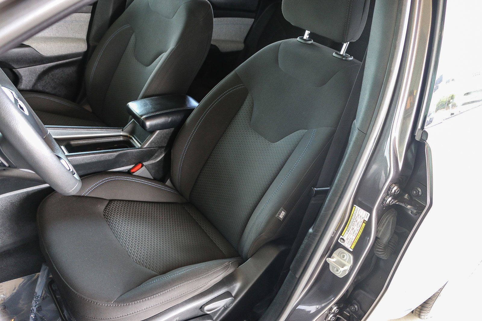 Used 2023 Granite Crystal Metallic Clearcoat Jeep Sport image 22
