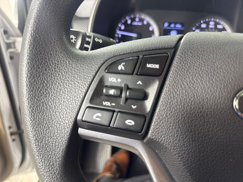 Used 2019 White Hyundai SE image 24