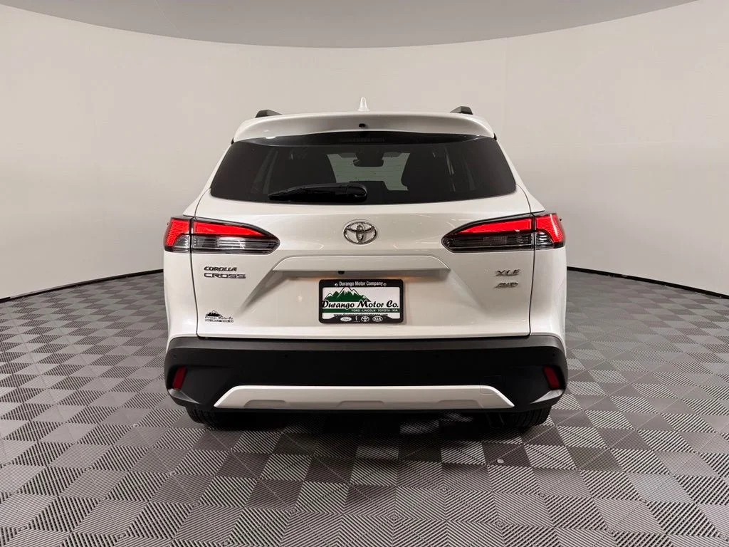 Used 2023 Beige Toyota XLE image 10