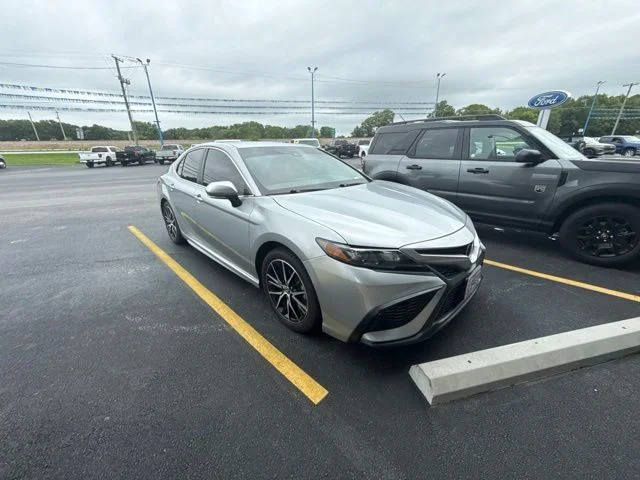 Used 2022 Silver Toyota SE image 4