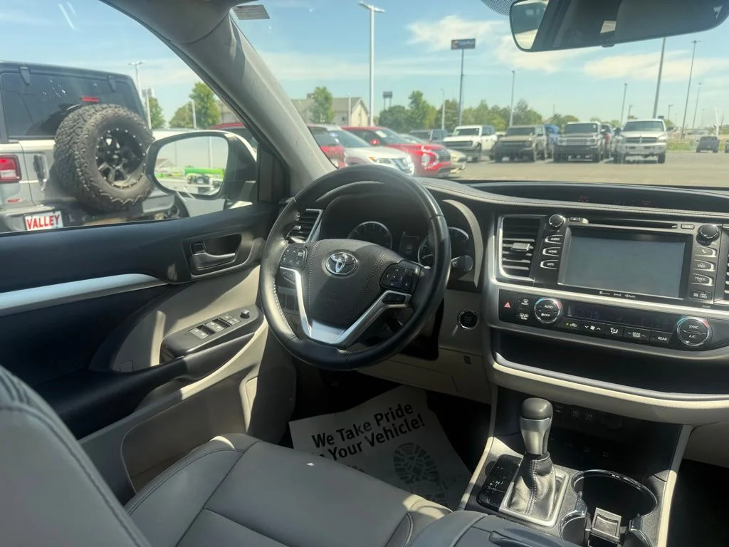 Certified Used 2019 Blizzard Pearl Toyota XLE image 56