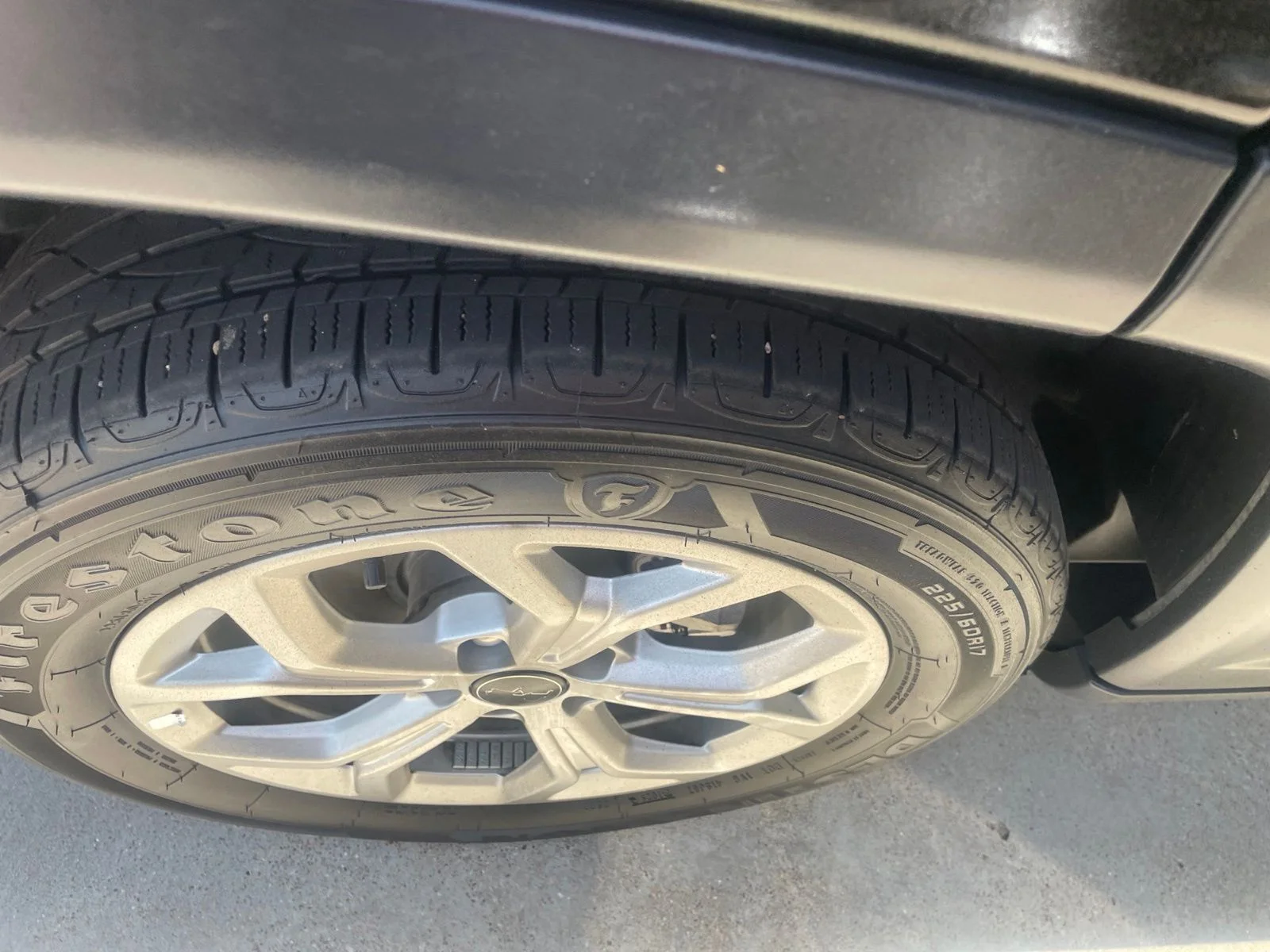 Used 2025 Black Jeep Latitude image 9