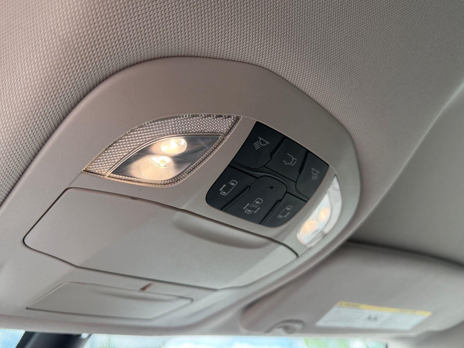 Used 2024 Silver Mist Clearcoat Chrysler Touring L image 23