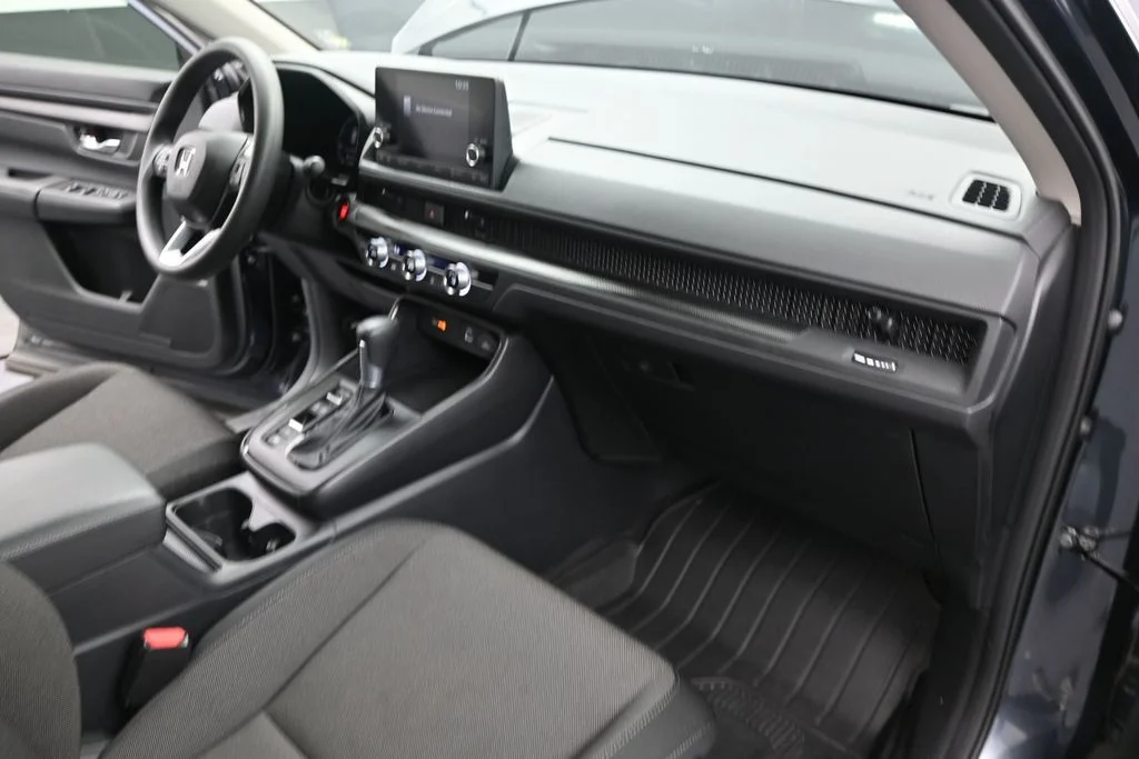 Used 2025 Meteorite Gray Metallic Honda LX image 28