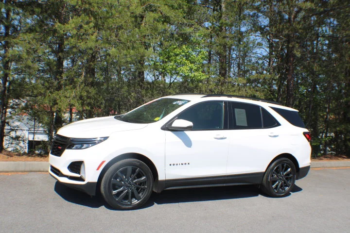 Used 2023 Summit White Chevrolet RS image 4