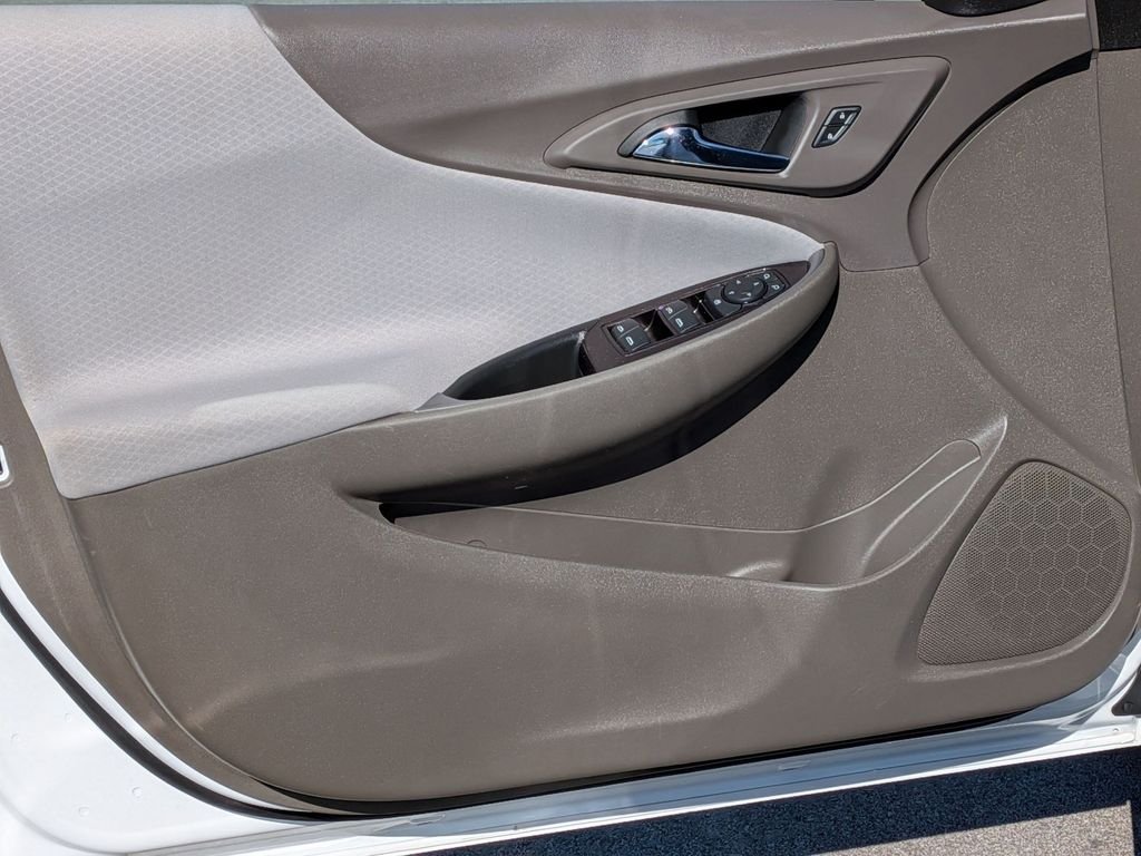 Used 2024 White Chevrolet LT image 12