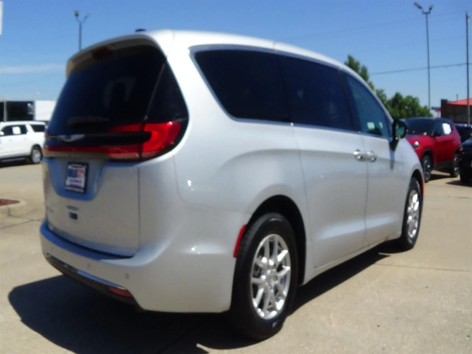 Certified Used 2024 Silver Mist Clear Coat (pse) Chrysler Touring L image 6