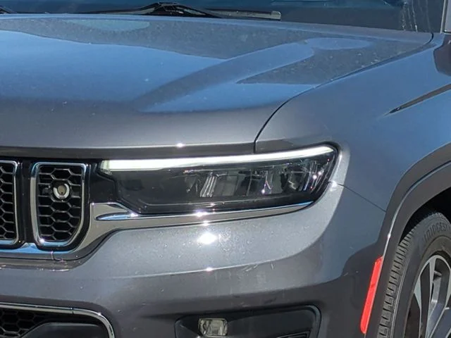 Used 2022 Gray Jeep Overland image 17